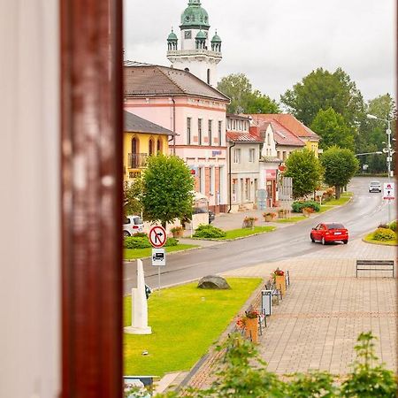 2- Postelova Izba S Kupelnou Emka V Penzion Trstená Buitenkant foto
