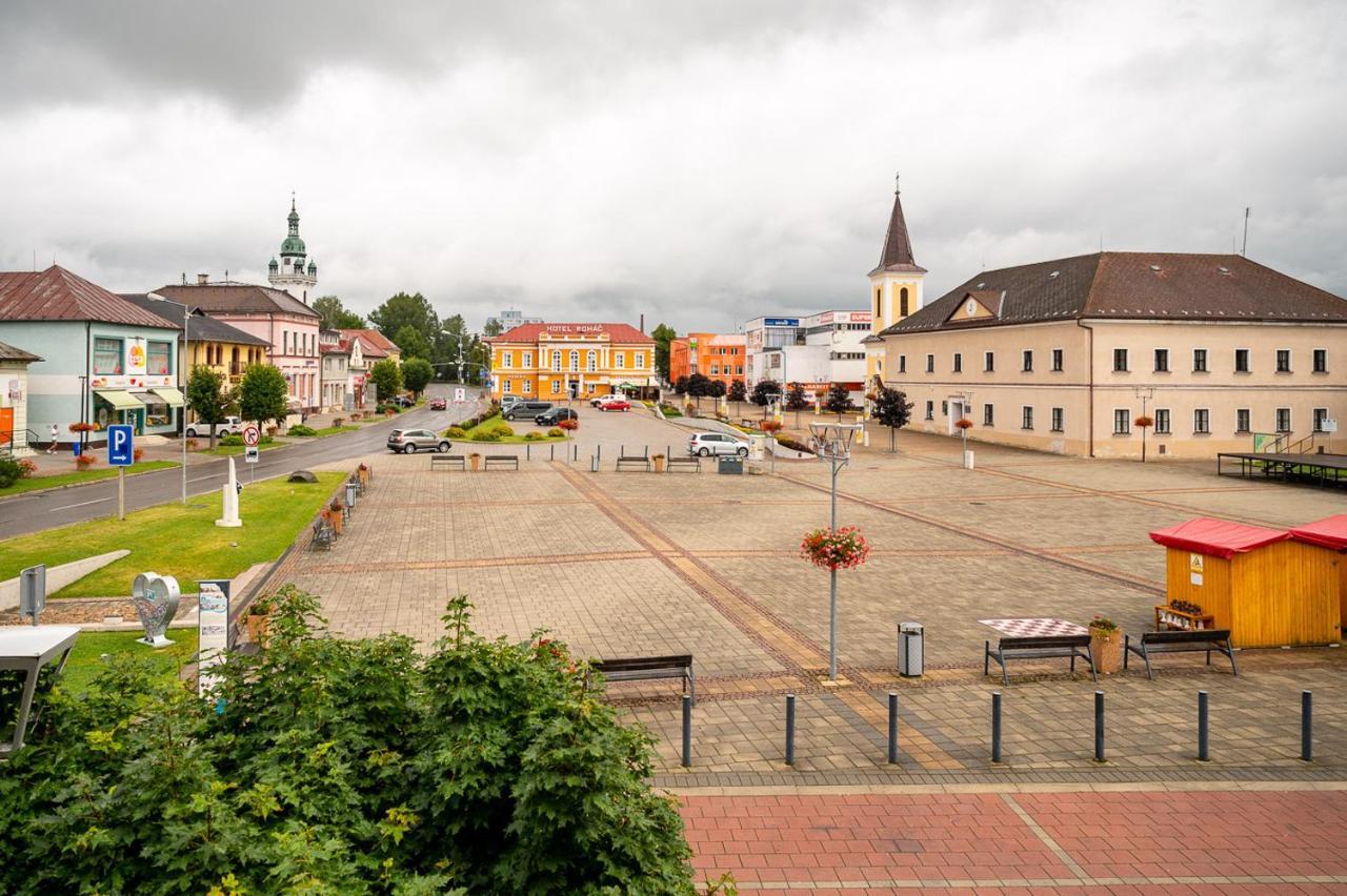 2- Postelova Izba S Kupelnou Emka V Penzion Trstená Buitenkant foto